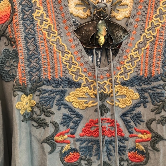 JOHNNY WAS * 3J BIYA Slate Blue Embroidered Top - Picture 7 of 12